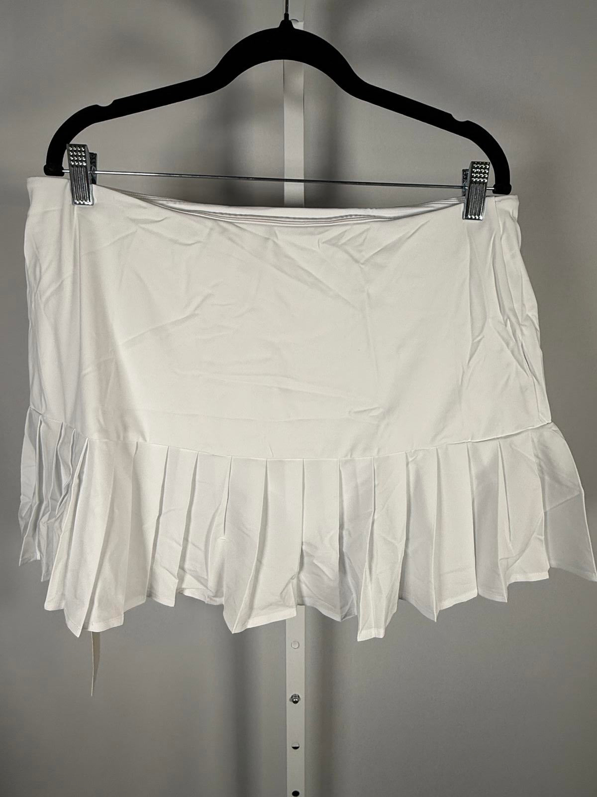NWT Halara Pleated Skort 2-in-1 Buckle Detail White Tennis Golf Size XL