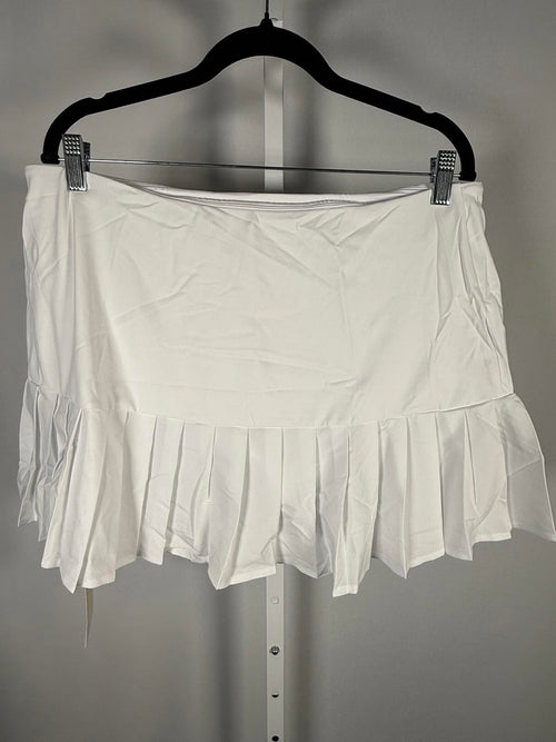 NWT Halara Pleated Skort 2-in-1 Buckle Detail White Tennis Golf Size XL