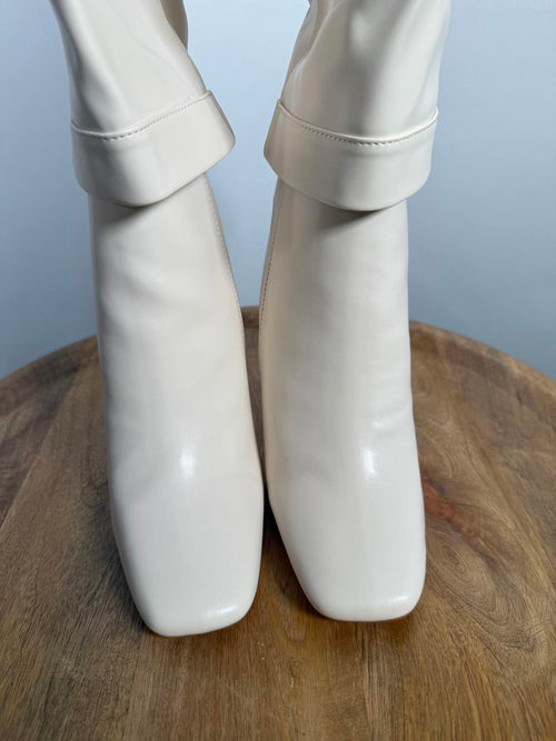NWT Lulus Lorlia Almond Square Toe Knee High Boots Almond Size 5