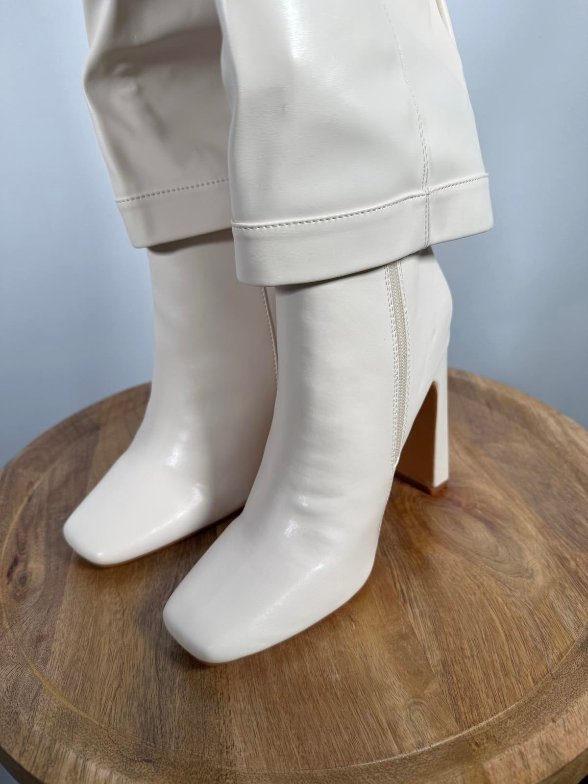 NWT Lulus Lorlia Almond Square Toe Knee High Boots Almond Size 5