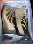 NWB Lisa Vicky Gaze-V Beige Sheep Nappa Wedge Sandals 9.5 M