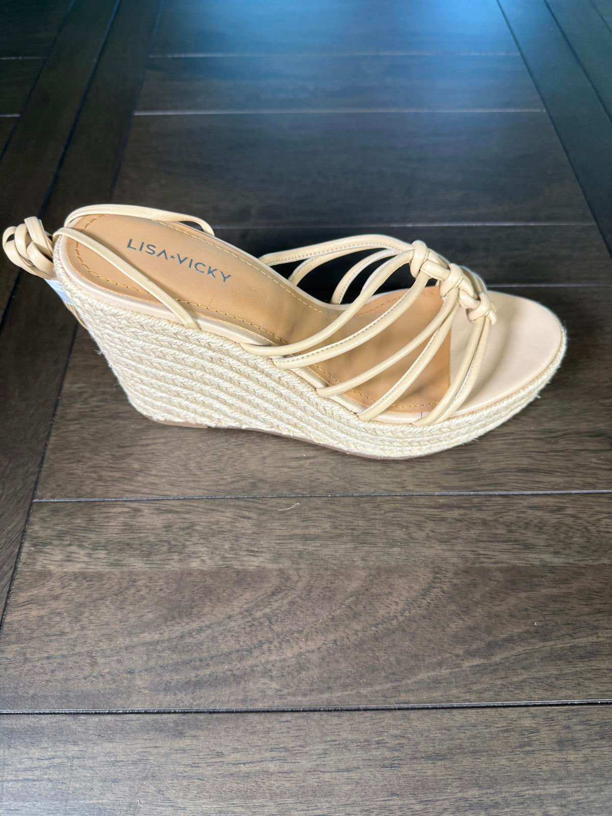 NWB Lisa Vicky Gaze-V Beige Sheep Nappa Wedge Sandals 9.5 M