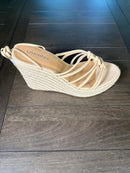 NWB Lisa Vicky Gaze-V Beige Sheep Nappa Wedge Sandals 9.5 M