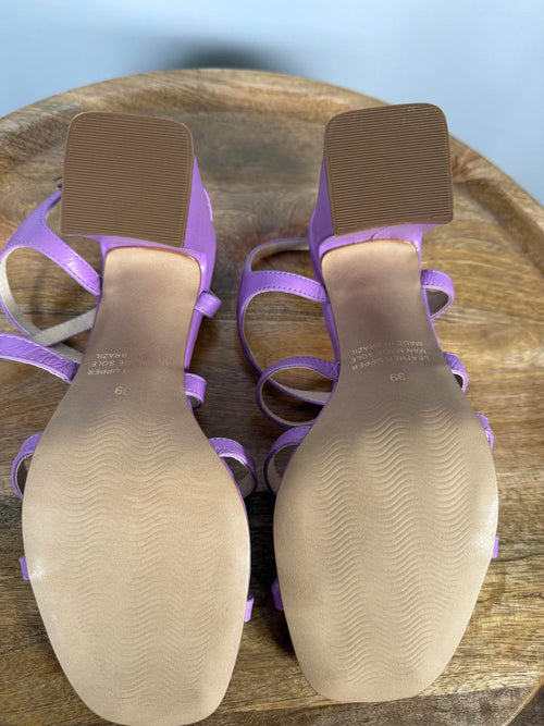 NWB INTENTIONALLY BLANK Leather Strappy Heeled Sandals Size 39 (US 8.5 - 9)