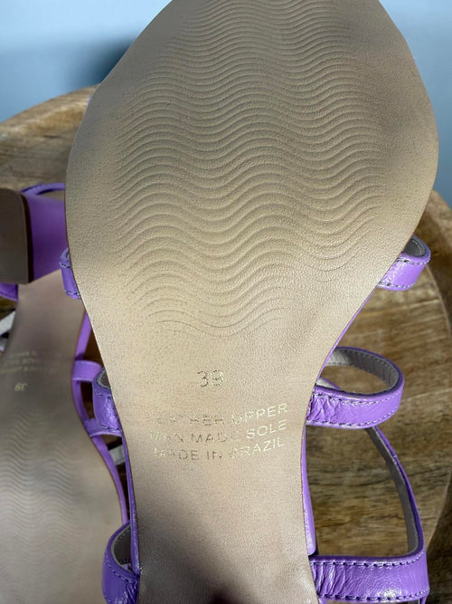 NWB INTENTIONALLY BLANK Leather Strappy Heeled Sandals Size 39 (US 8.5 - 9)