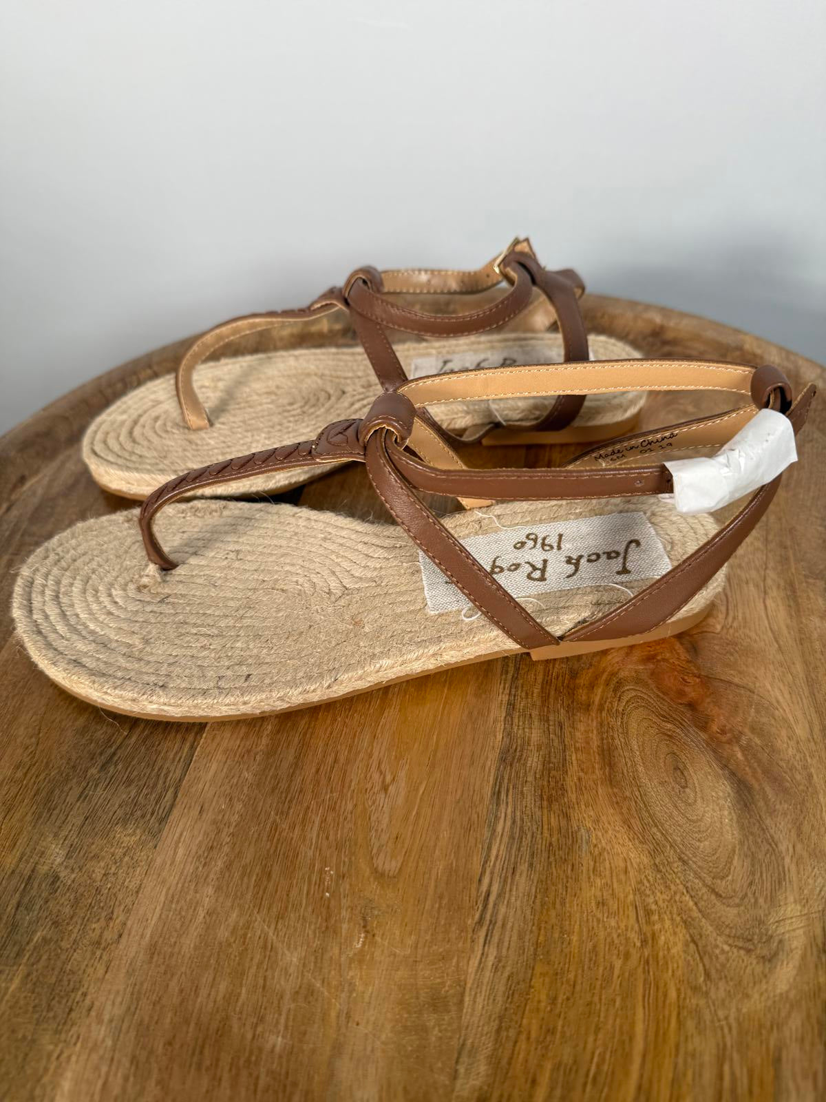 NWB Jack Rogers Evie Cognac Leather T-Strap Flat Sandals Women's Size 6