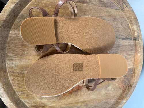 NWB Jack Rogers Evie Cognac Leather T-Strap Flat Sandals Women's Size 6