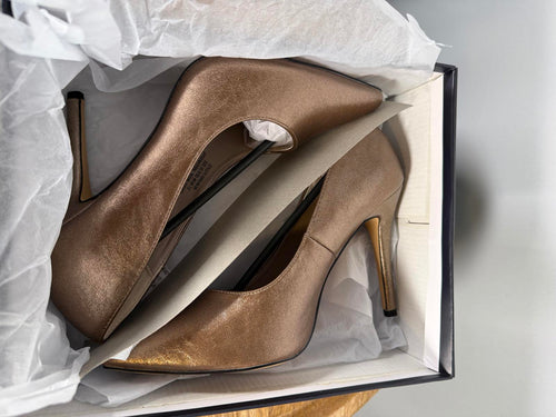 French Connection Rose Gold Pointed Toe Stiletto Heels US 9 NWB
