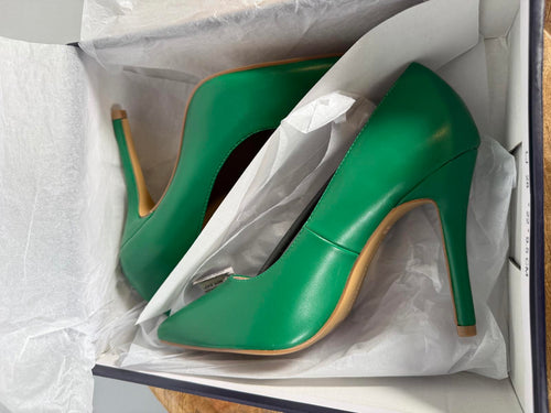 French Connection Womens Sierra Pointed Toe Comfortable Pumps Green Size 8.5 NWB