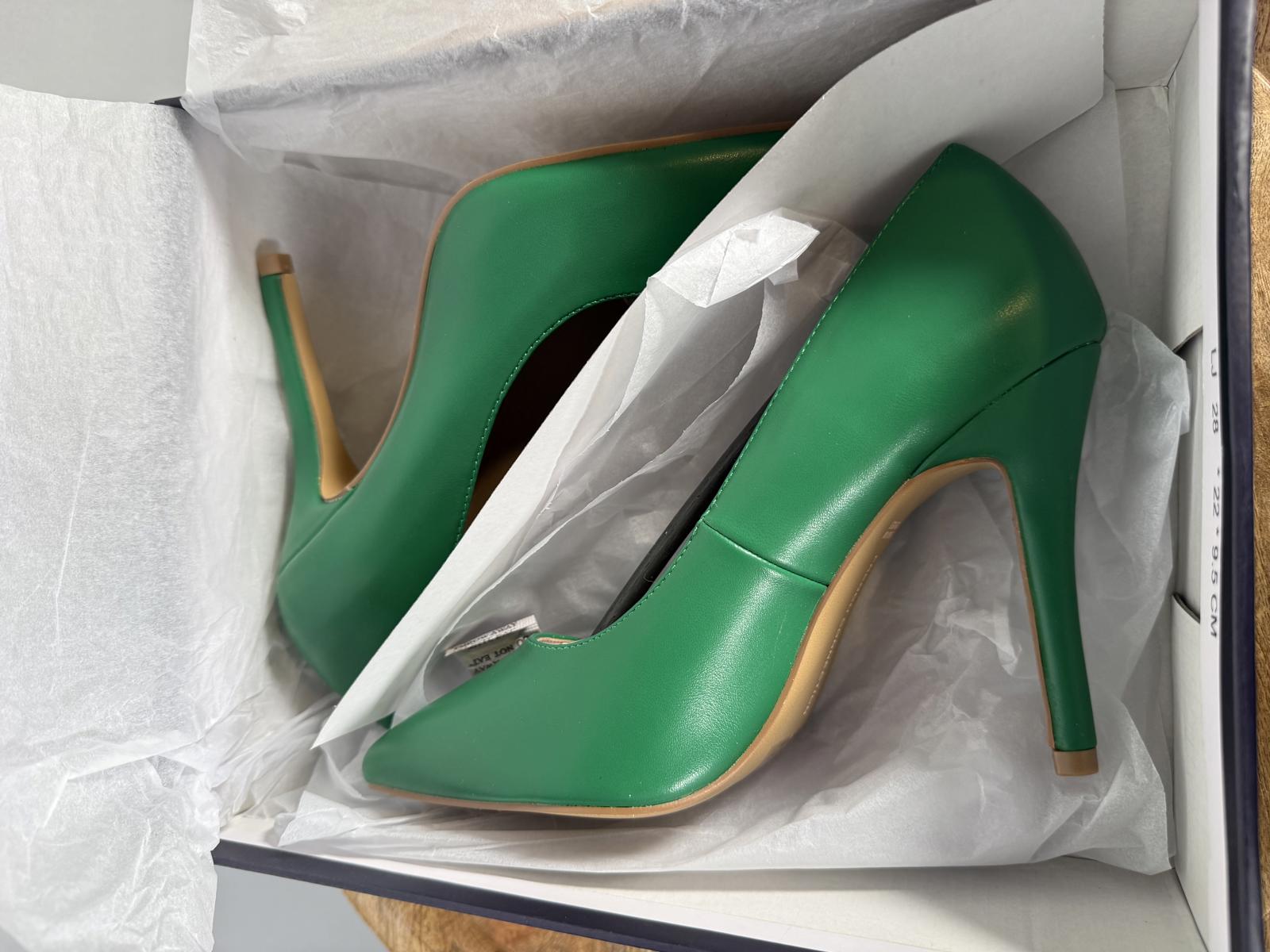 French Connection Womens Sierra Pointed Toe Pumps Green Size 7 NWB