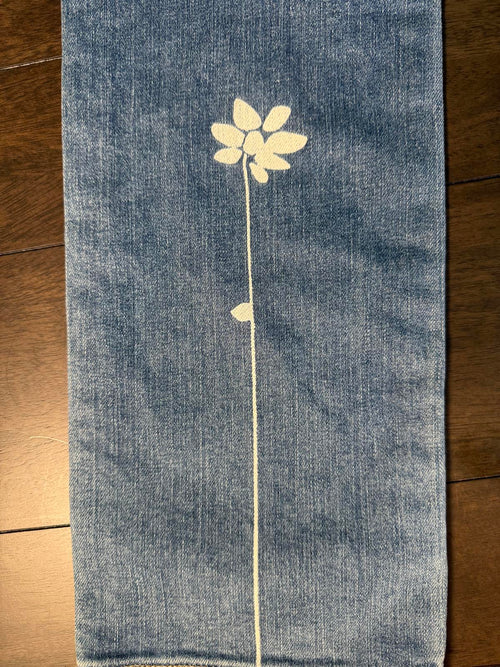 NWT 7 For All Mankind Easy Slim Women's Floral Detail Jeans Size 28