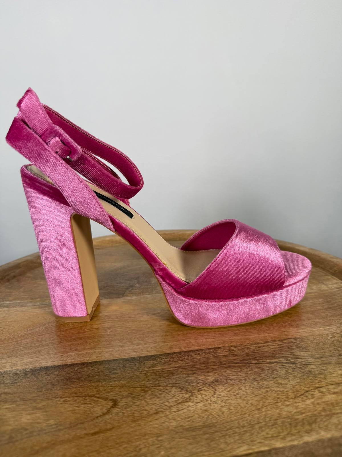 French Connection Pink Velvet Platform Block Heel Sandals Size 8.5 NWB