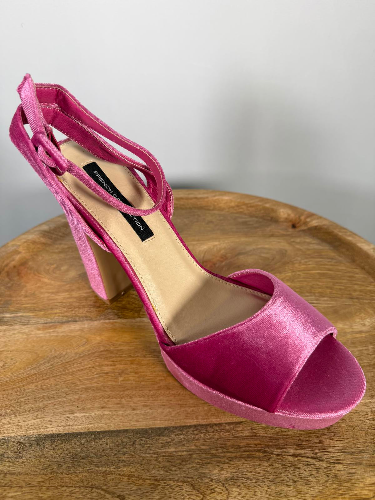 French Connection Pink Velvet Platform Block Heel Sandals Size 8.5 NWB