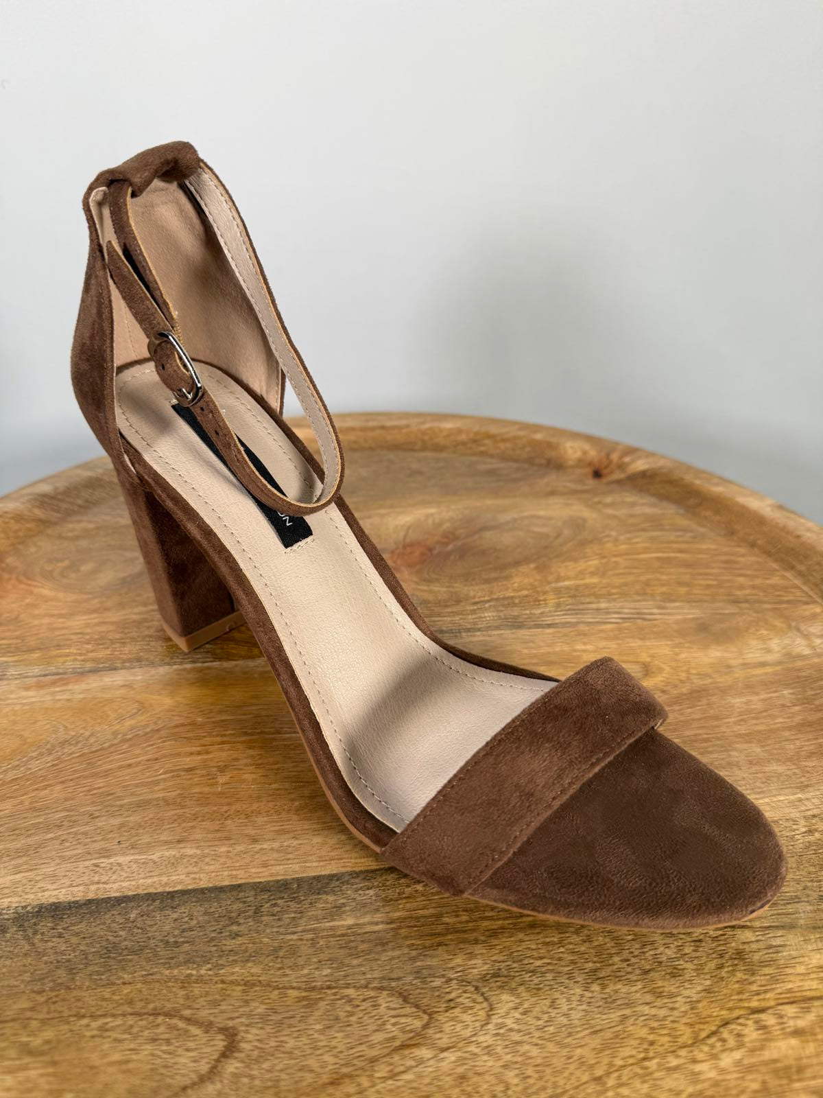 French Connection Brown Suede Ankle Strap Block Heel Sandals US 9 NWB