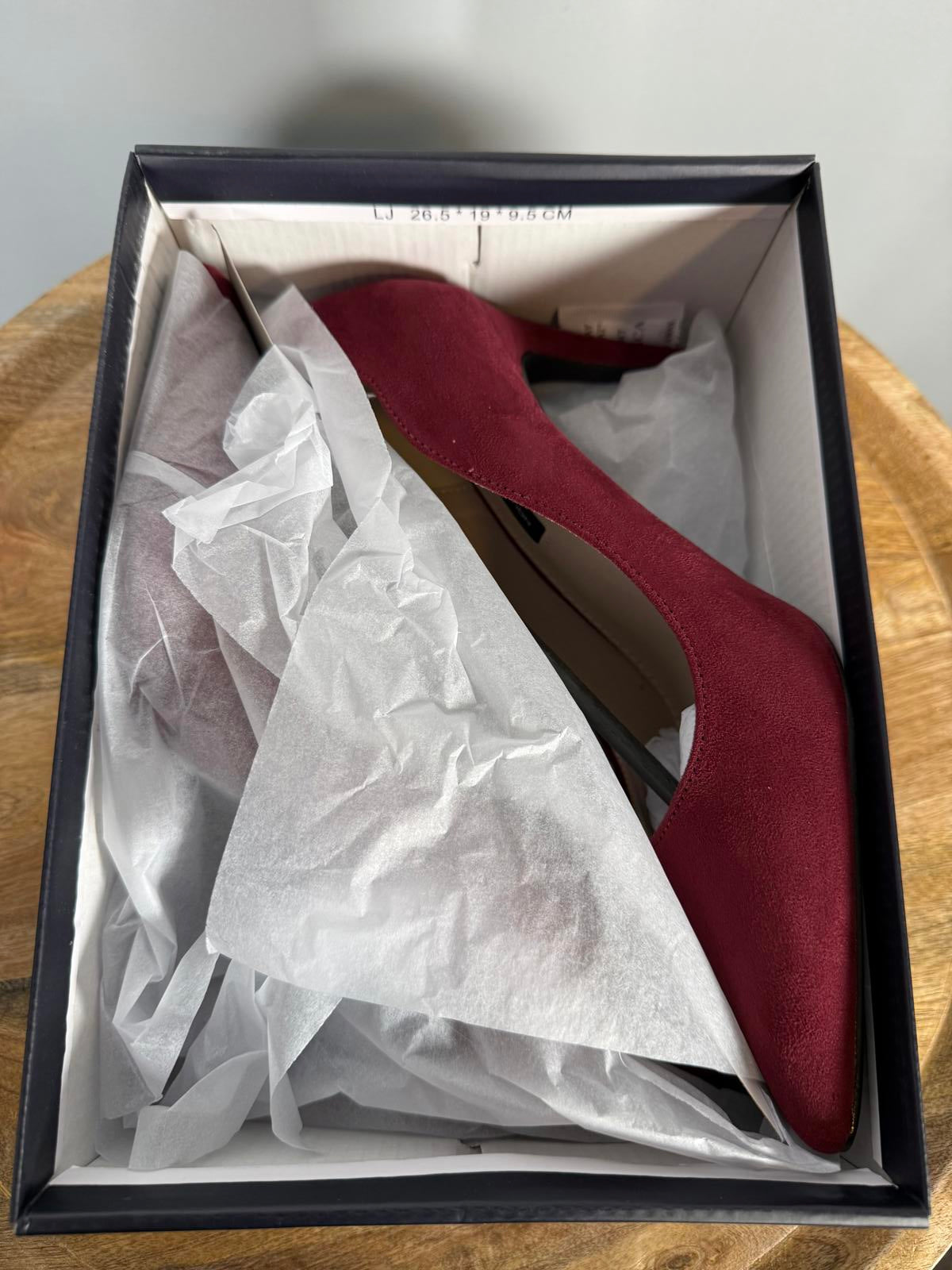French Connection Burgundy Suede Pointed Toe Stiletto Heels Size 9 NWB