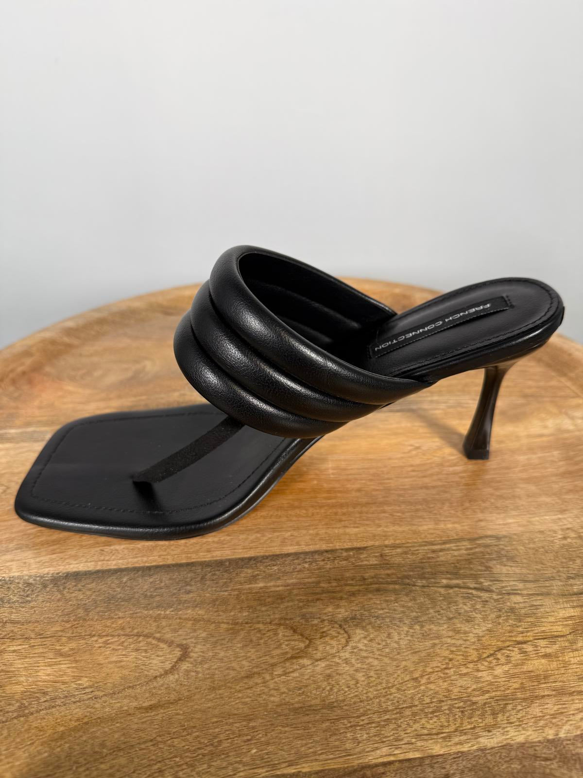 French Connection Womens Valerie Vegan Leather Slip On Heel Sandals Size 9 NWB