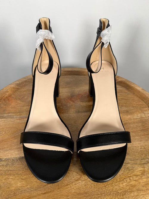 Halston Black Ankle Strap Block Heel Sandals Open Toe Size 9.5 NWB