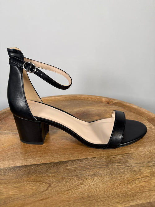 Halston Black Ankle Strap Block Heel Sandals Open Toe Size 9.5 NWB