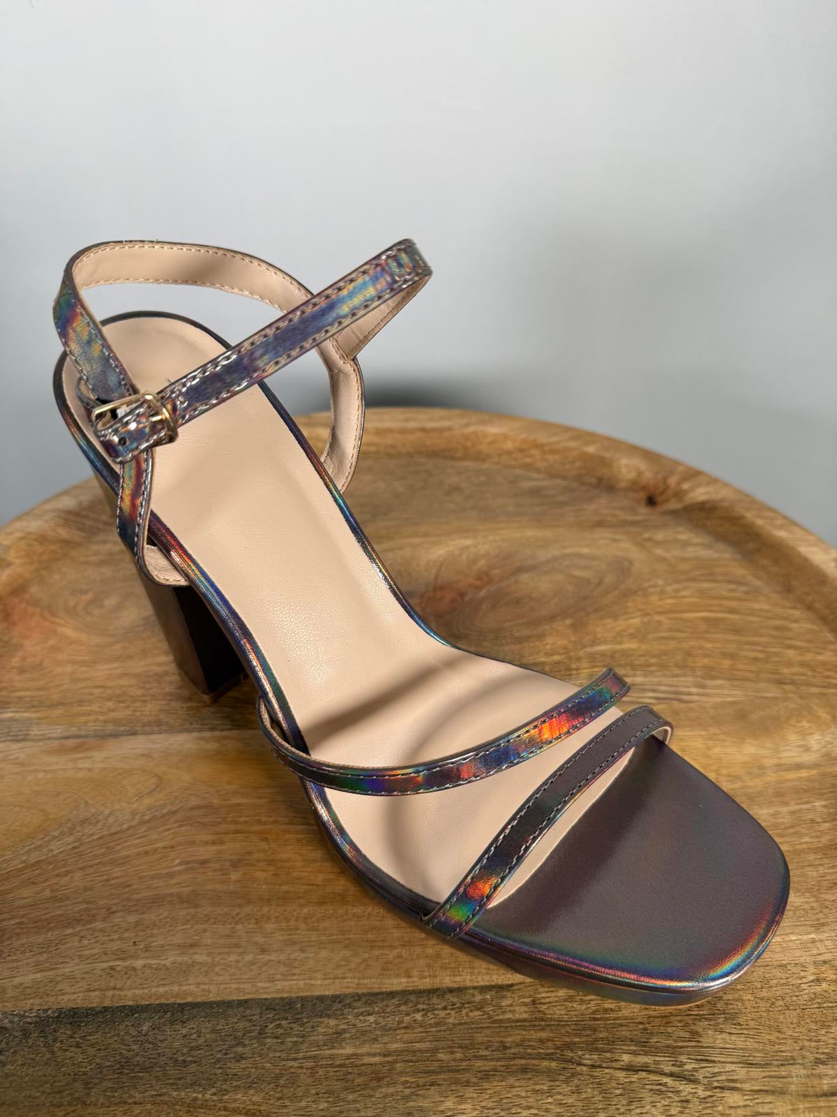 Halston Pewter Iridescent Platform Block Heel Sandals Ankle Strap Size 8 NWB