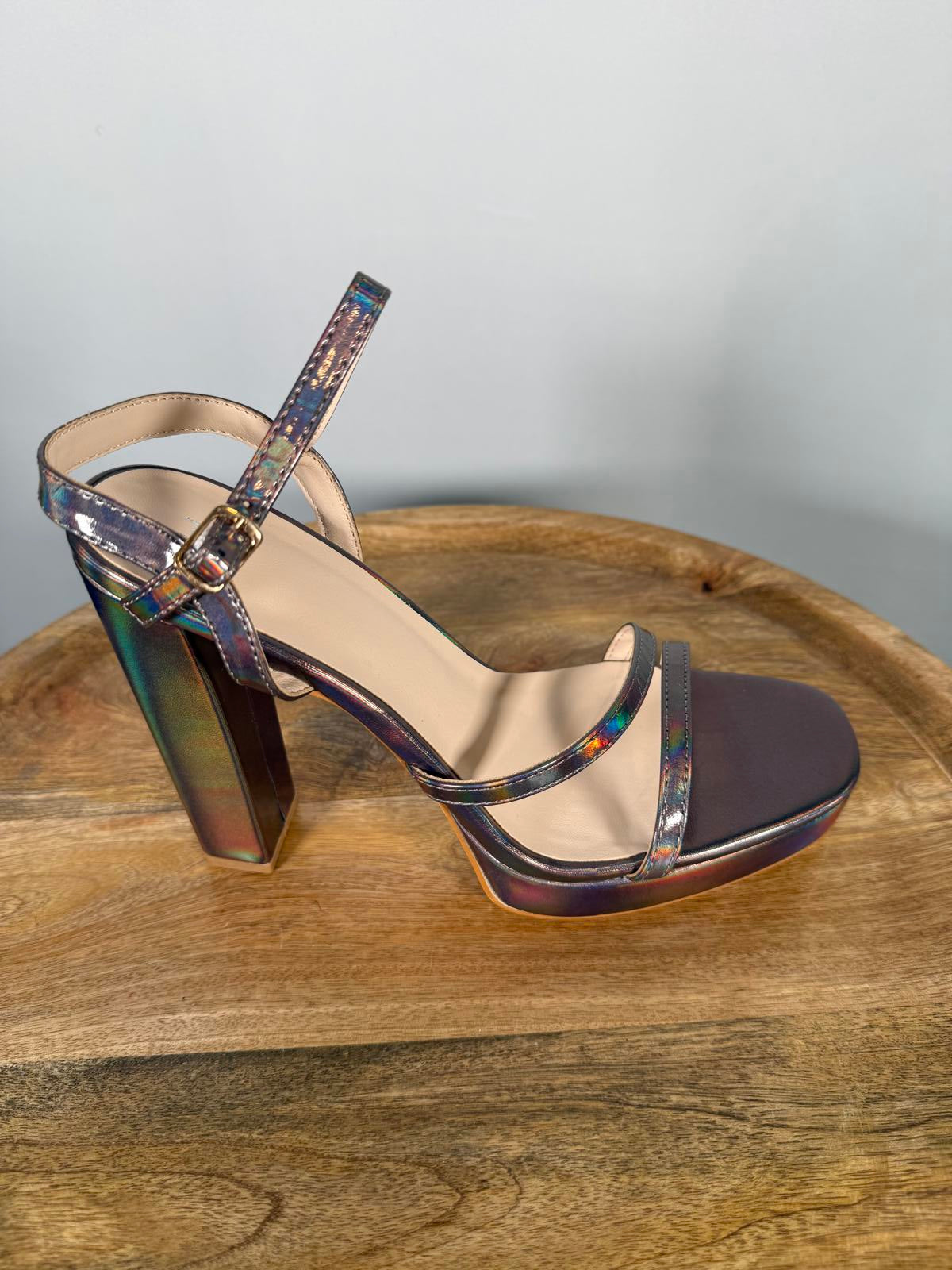 Halston Pewter Iridescent Platform Block Heel Sandals Ankle Strap Size 8 NWB