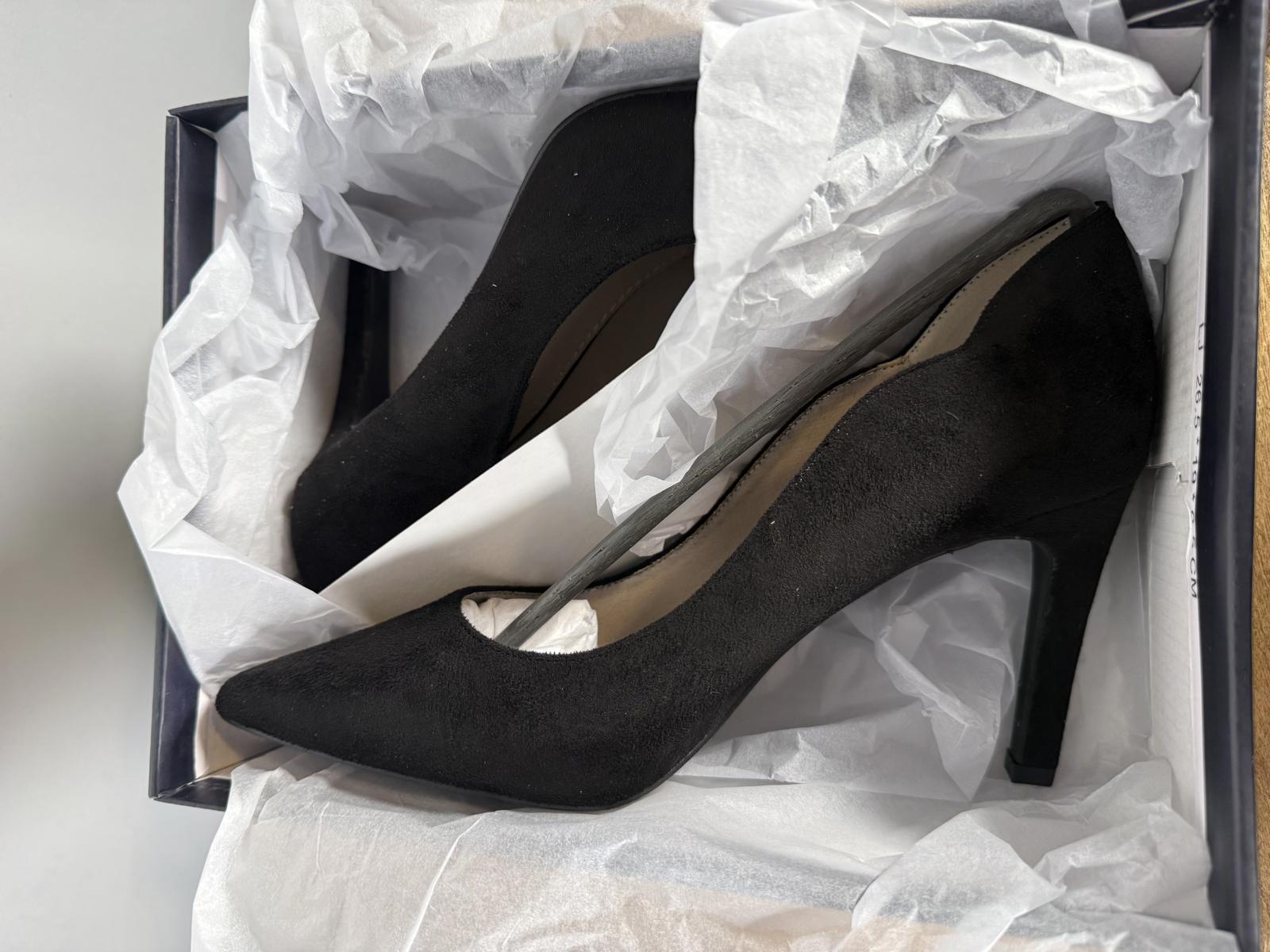 French Connection Black Suede Pointed Toe Pumps Heels Women's US Size 7.5 NWB