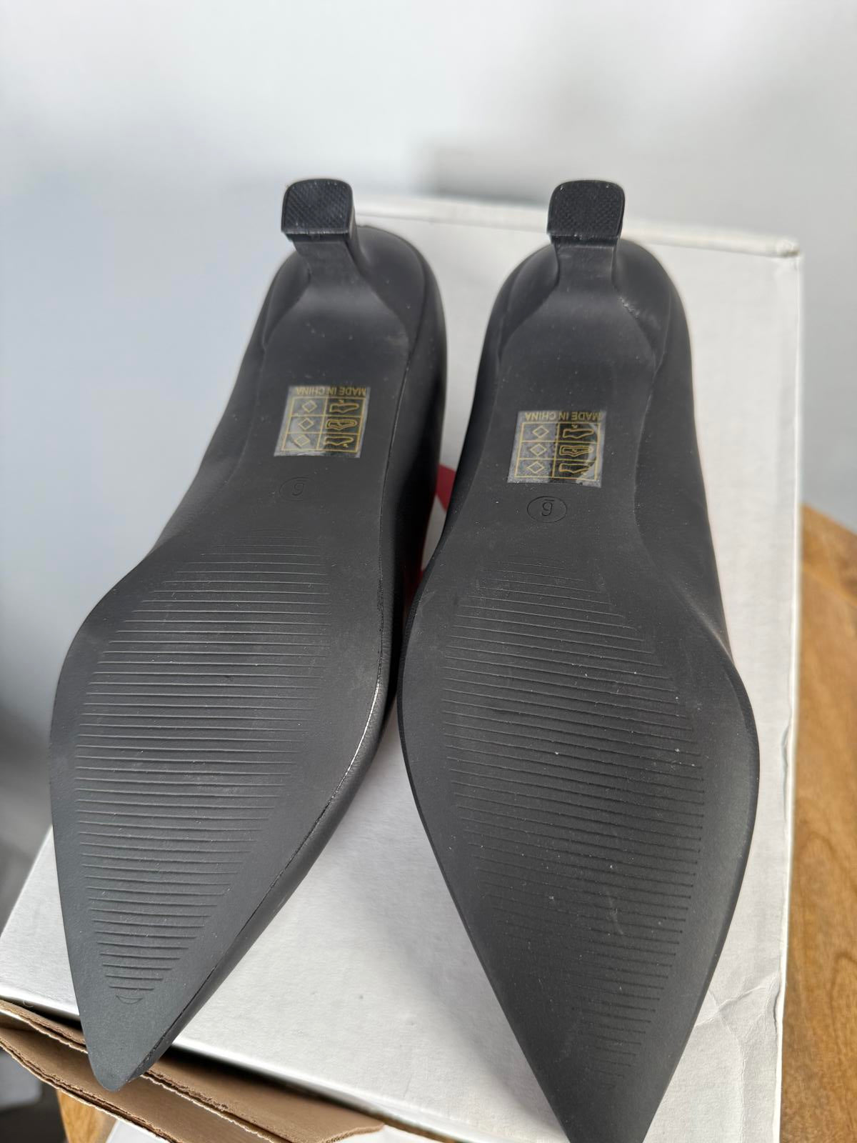 NWB Journee Collection Celica Pump Black Size 6