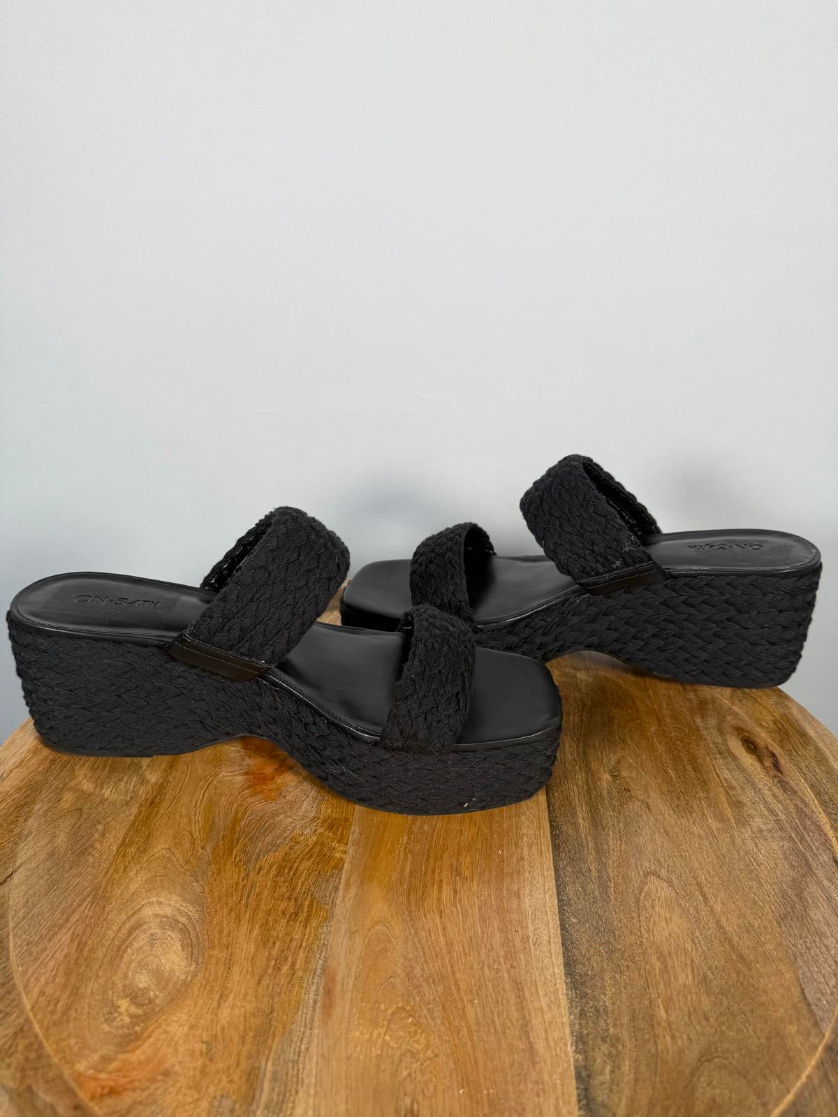 NWB On 34th Norina Two-Band Wedge Sandals Women's Size 10