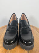 NWB Sun Stone Prescott Black Patent Lug Sole Loafer Pumps Women's Size 10
