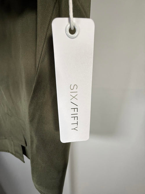 NWT Six/Fifty Olive Short Sleeve Pocket Top Button Back Blouse Size Medium