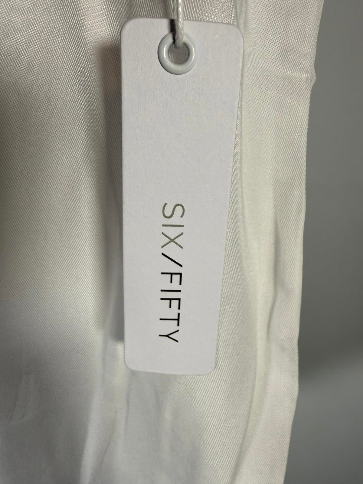 NWT Six/Fifty White Short Sleeve Button Back Blouse Size Small