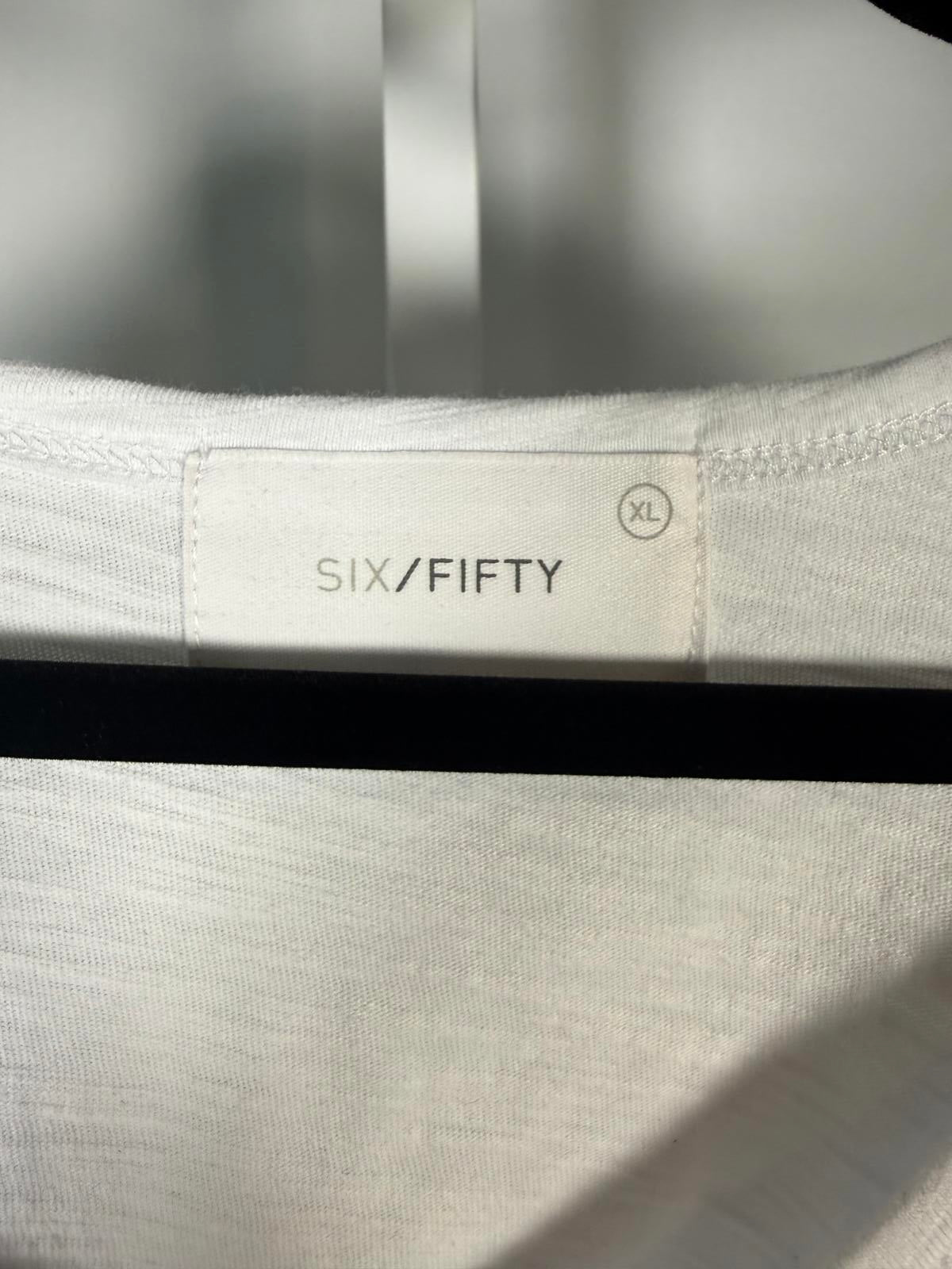 NWT Six/Fifty Women’s White V-Neck T-Shirt Blue Ombre Hem Short Sleeve Size XL