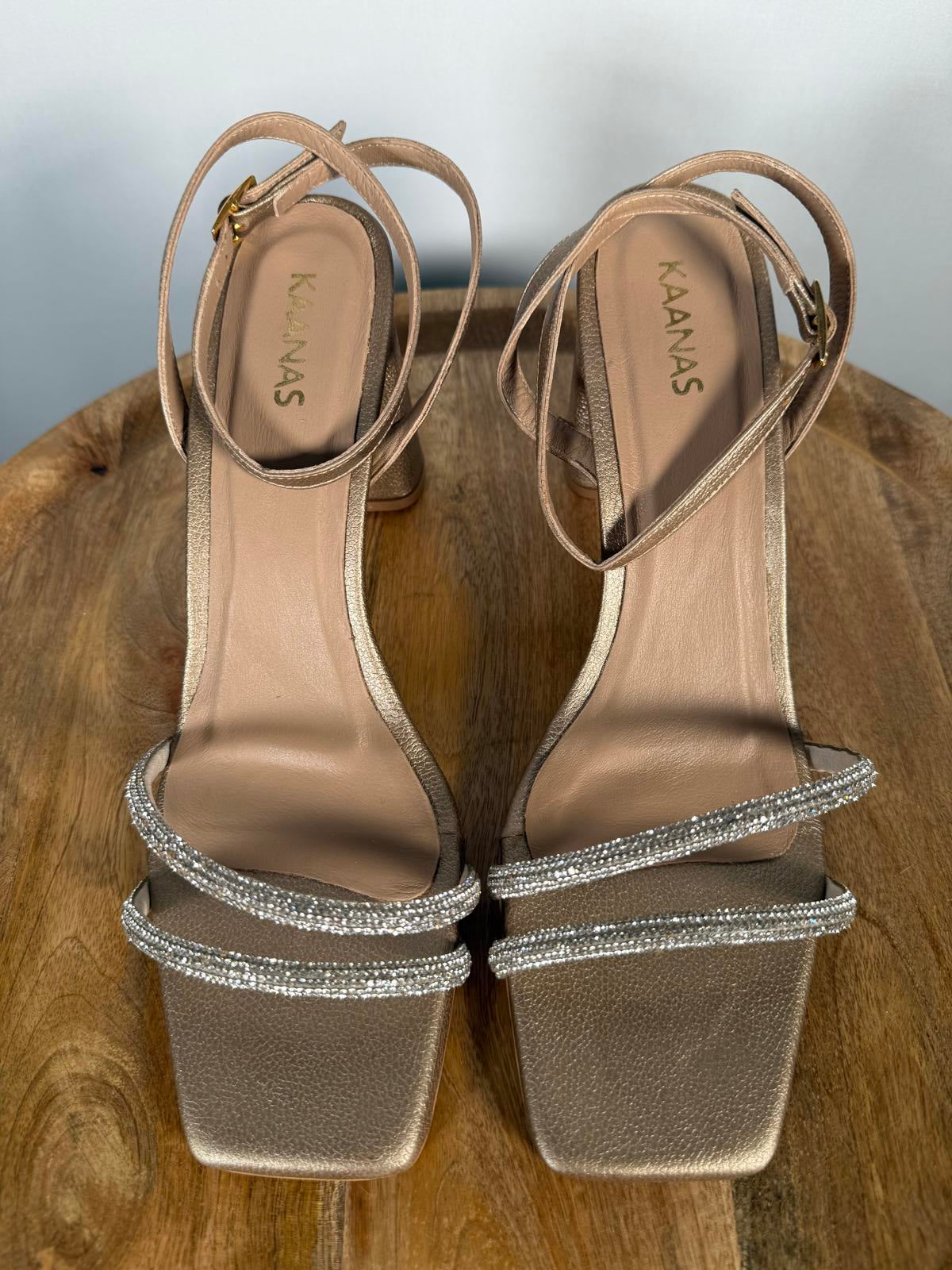 NWB Kaanas Allnat Silver Heels Size 10