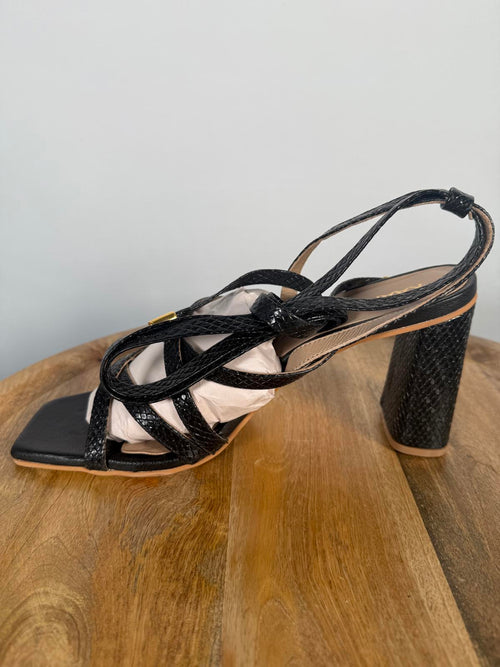 NWB Kaanas Eagle Wrap Heel Sandals Black Women's Size 11