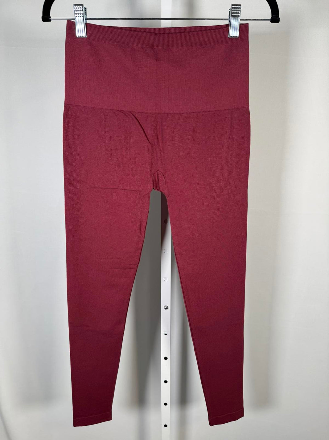Breezies Women’s Leggings 24” Inseam Stretch Comfort Size Medium
