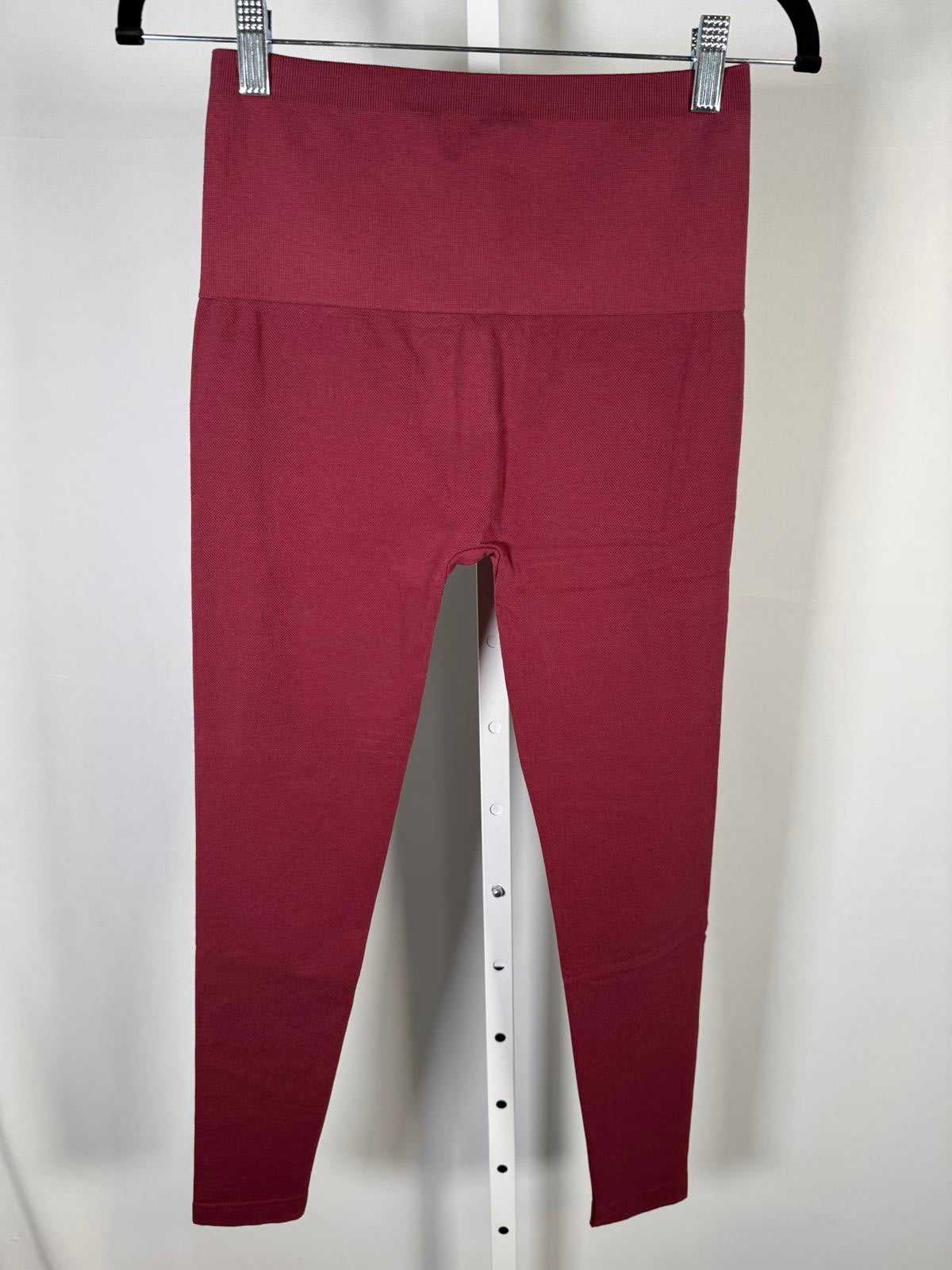 Breezies Women’s Leggings 24” Inseam Stretch Comfort Size Medium