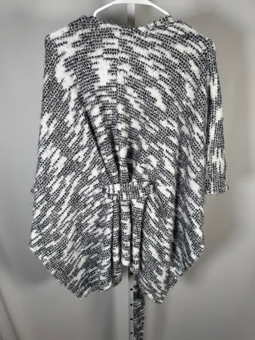 NWT Colleen Lopez Fuzzy Knit Belted Poncho Black White Open Front Size M/L