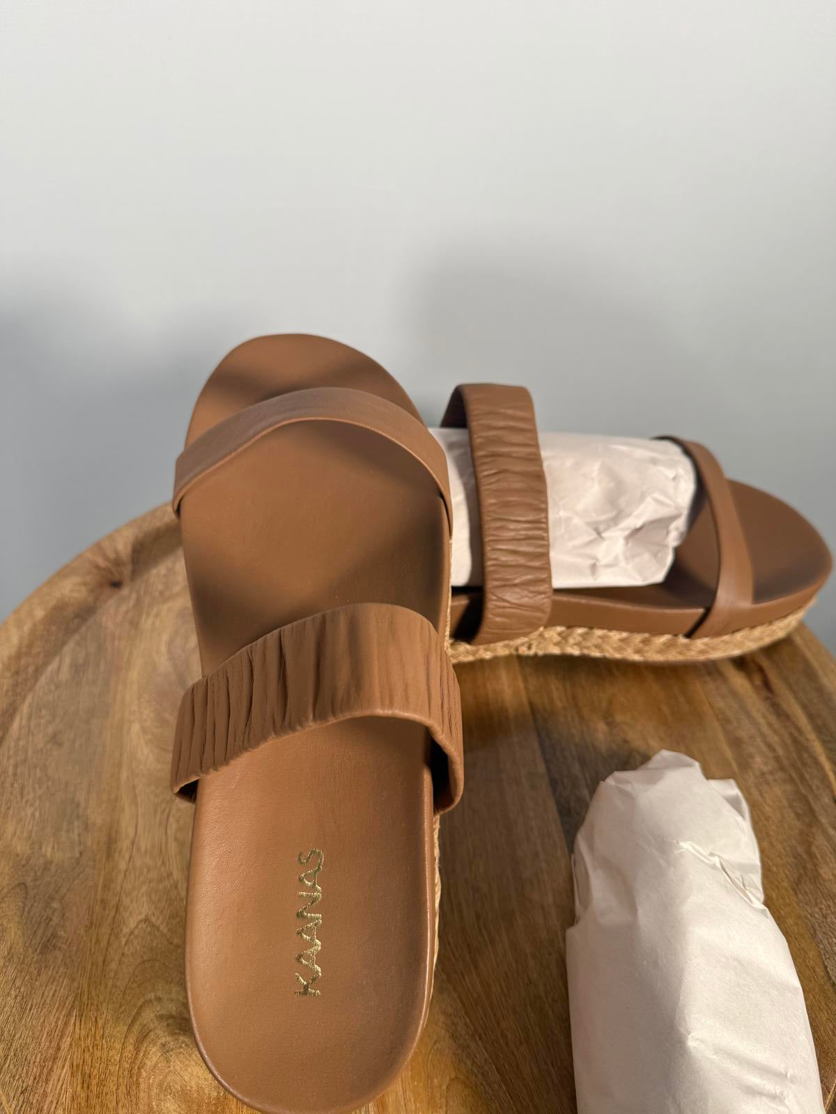 NWB Kaanas Selangor Woven Leather Sandals Women's Size 11