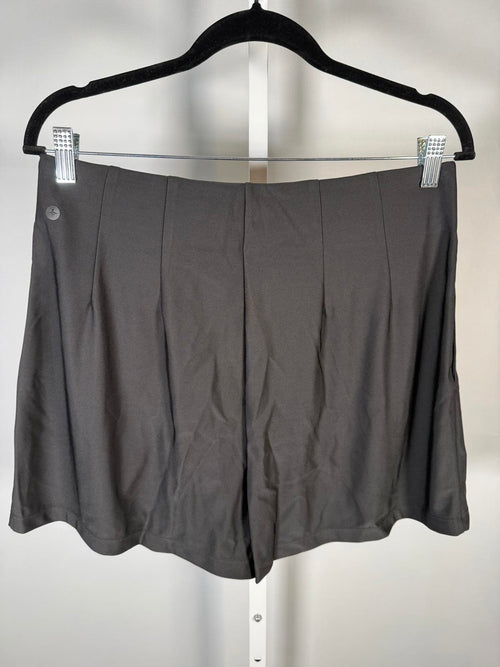 NWT Halara Button Front Pleated Shorts Black Size Large