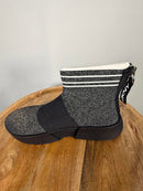 DKNY Marini Women's Black Grey Sneakers US Size 10 / EU 41 NWB