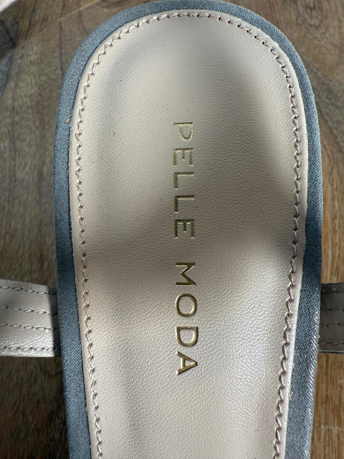 NWB Pelle Moda Iya Rhinestone T-Strap Sandals Women's Size 8