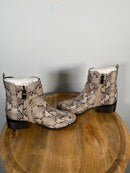 NWB Kenneth Cole Reaction Salt Biker Jewel Chelsea Boots Women's Size 5.5