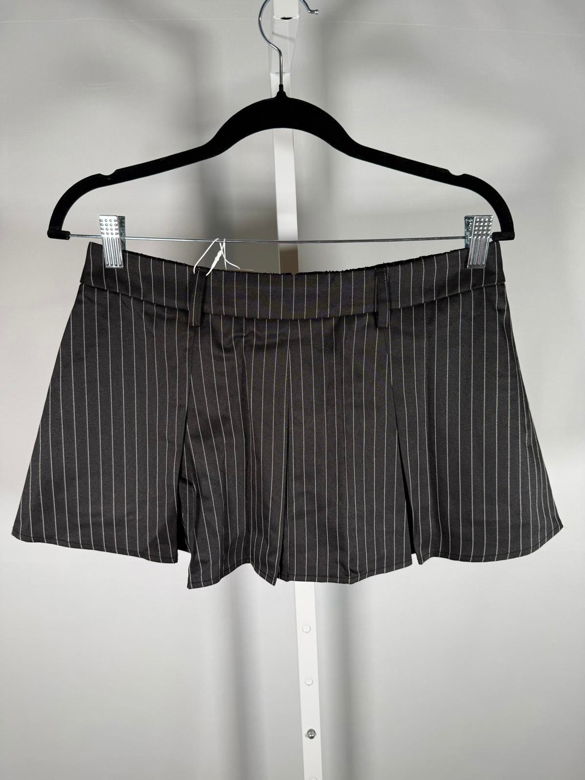 NWT Halara Black Pinstripe Pleated 2-in-1 Built-In Shorts Size Small