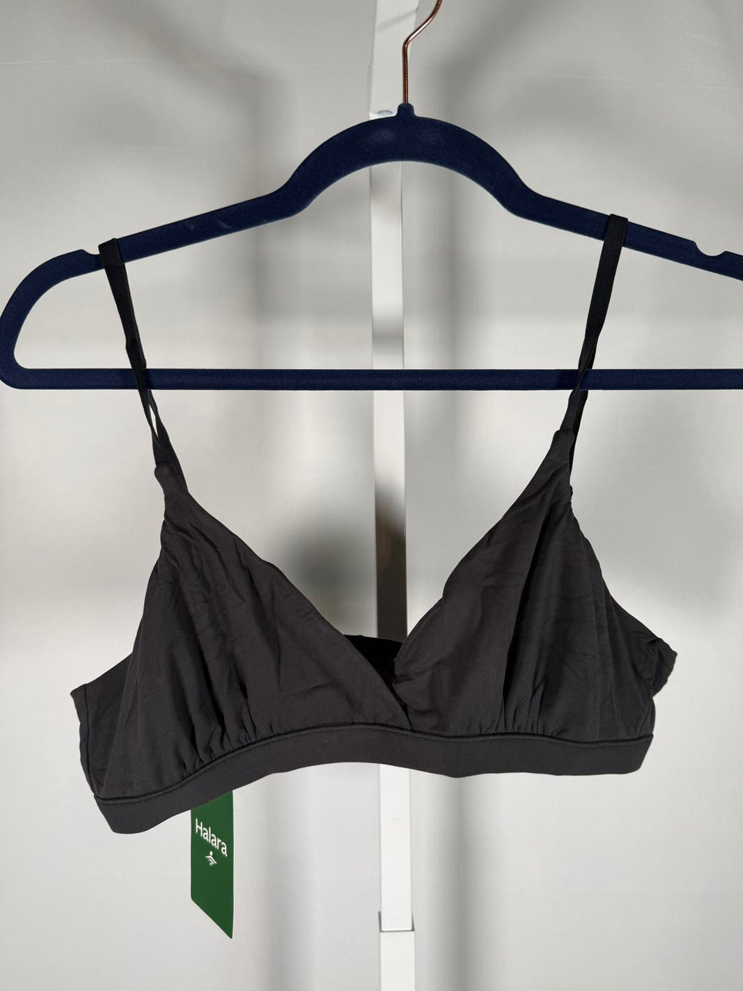 NWT Halara Black Triangle Bralette Adjustable Strap Size Large