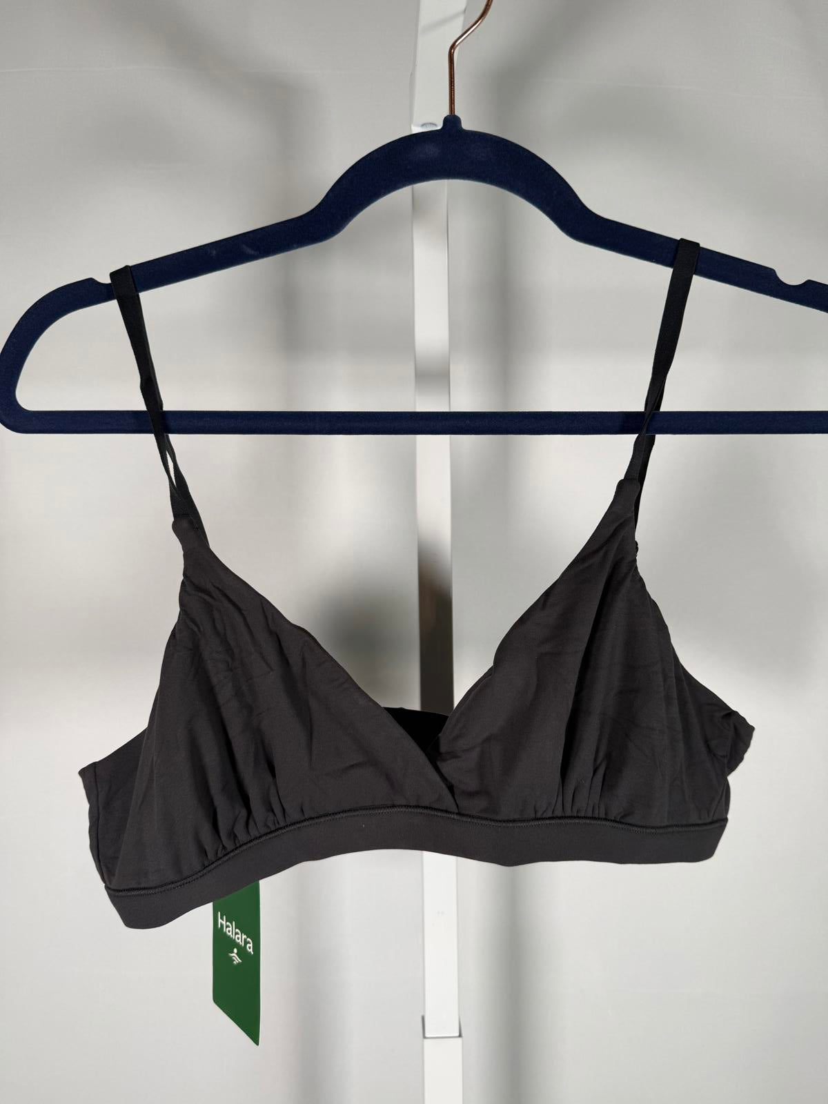 NWT Halara Black Triangle Bralette Adjustable Strap Size Large