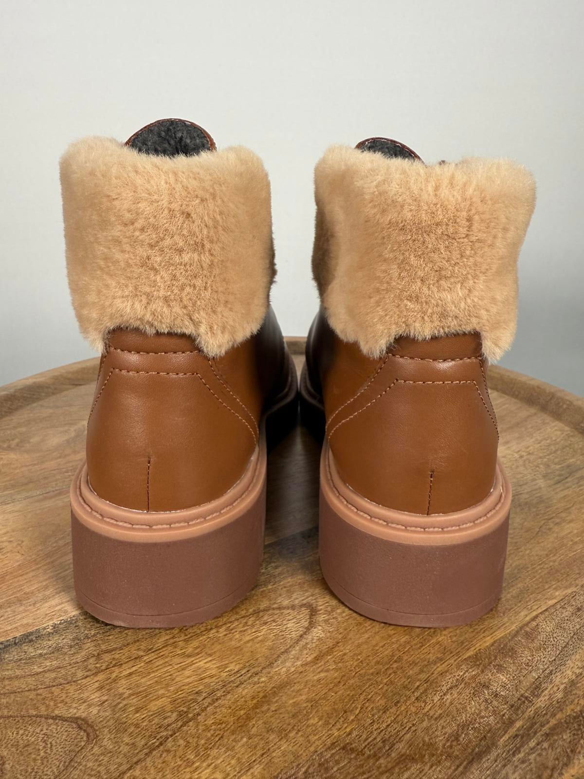 Clarks Andie Go Ankle Boots Brown Faux Fur Lined Lace Up Size 7.5