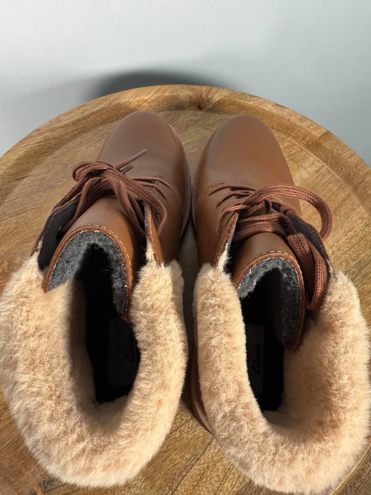 Clarks Andie Go Ankle Boots Brown Faux Fur Lined Lace Up Size 7.5