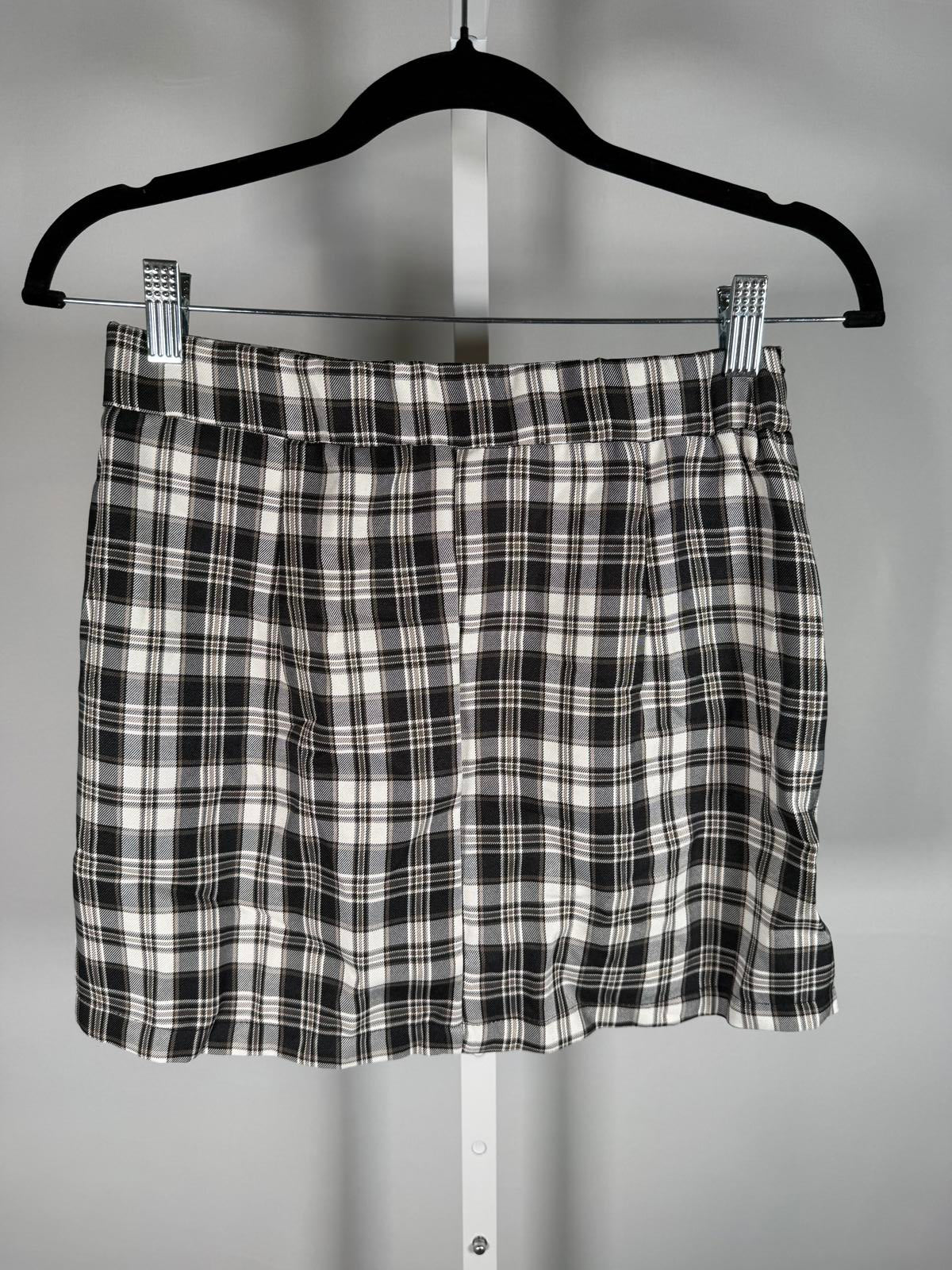 NWT Halara High Waisted Pocket Zipper 2-in-1 Mini Casual Skirt Size Small