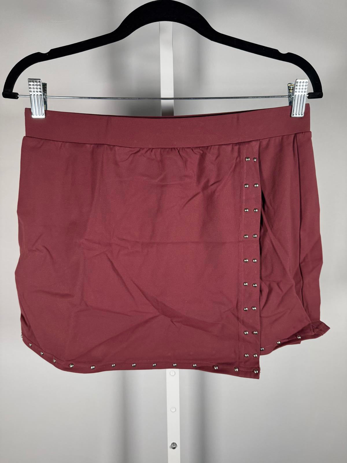 NWT Halara Stud Trim Mini Skirt Burgundy Size Large