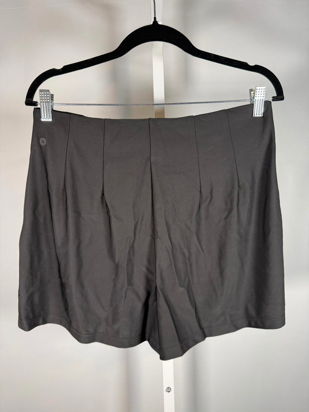 NWT Halara High Waisted Pleated Short Back Size Large