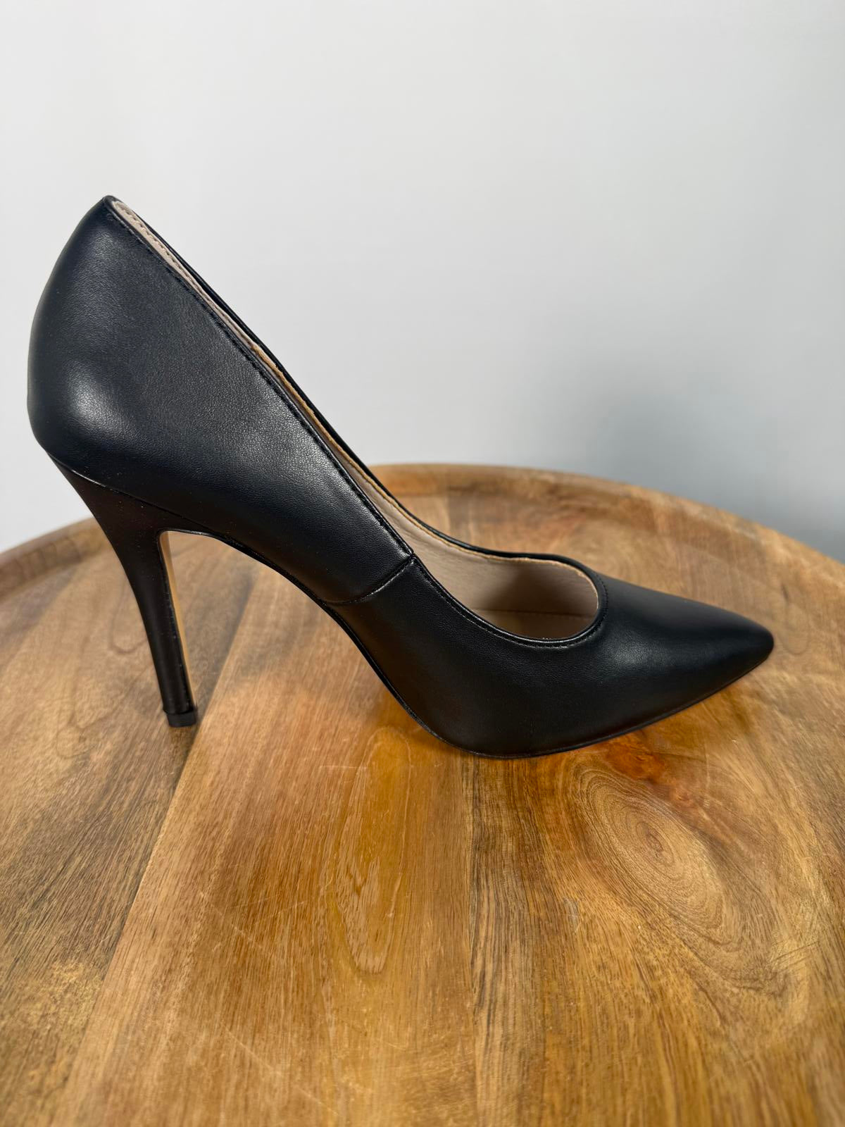 French Connection Black Pointed Toe Heels Classic Pump Women's Size 7.5 NWB